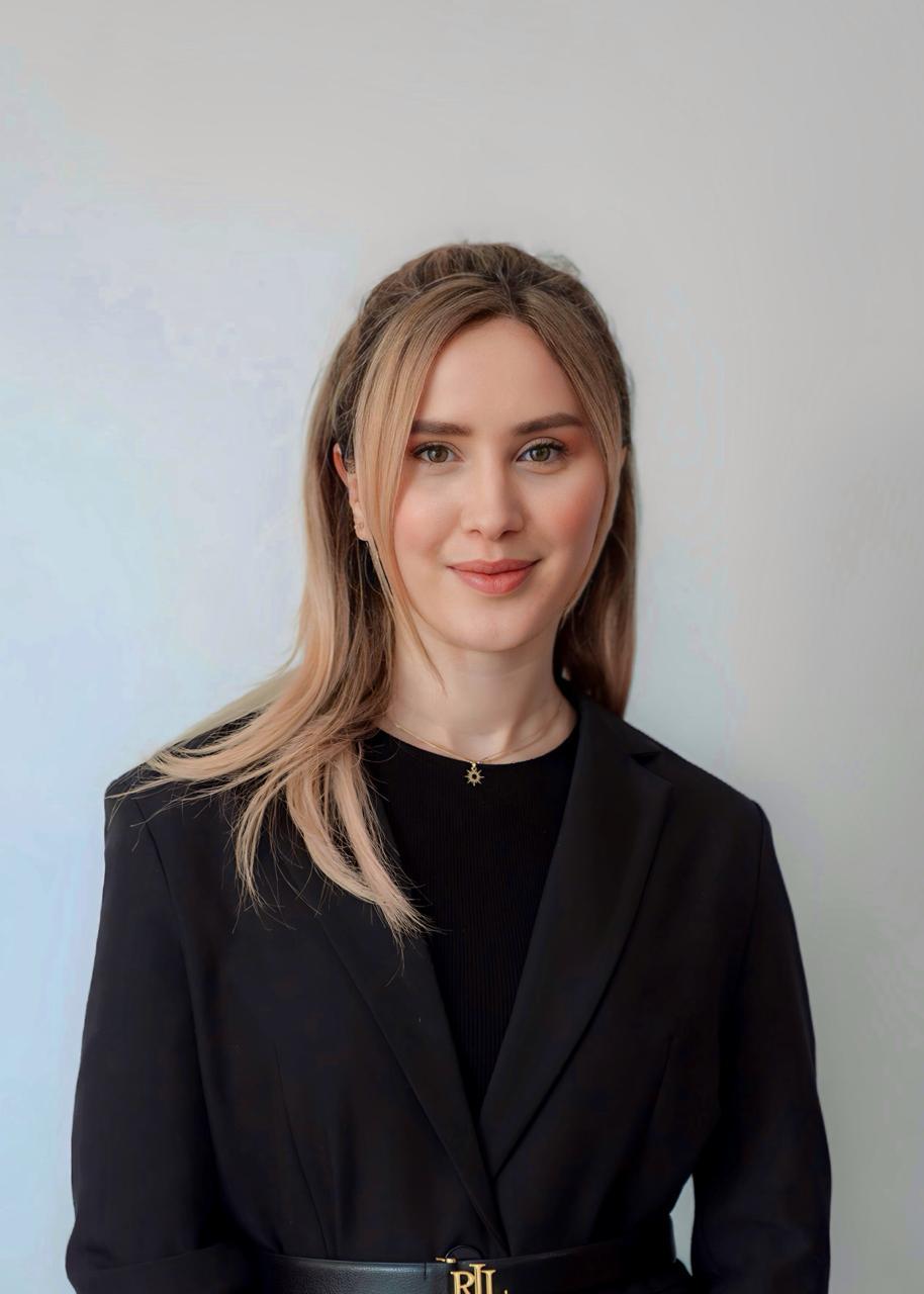 Dea Elmasllari, Head of Partnerships bei Delta Lektorat